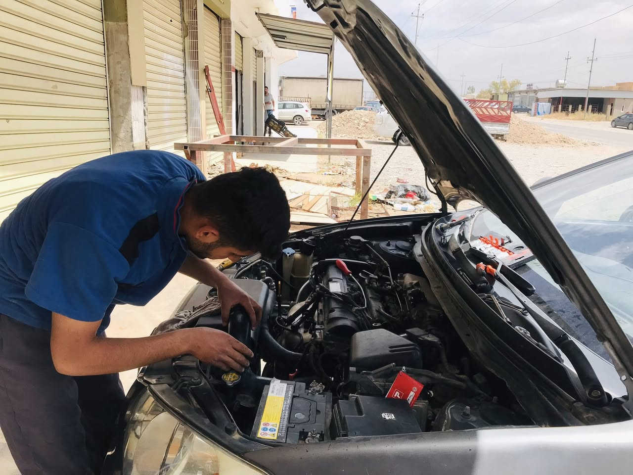 ورشة المهندس وعدالله
لفحص وبرمجة السيارات بالكمبيوتر فحص حساس الاوكسجين لتقليل صرف البانزين فحص بلكات فحص مجاول
مكان الورشة الحود قرب معرض الماجد للسيراميك 
للتواصل رقم الهاتف***********
