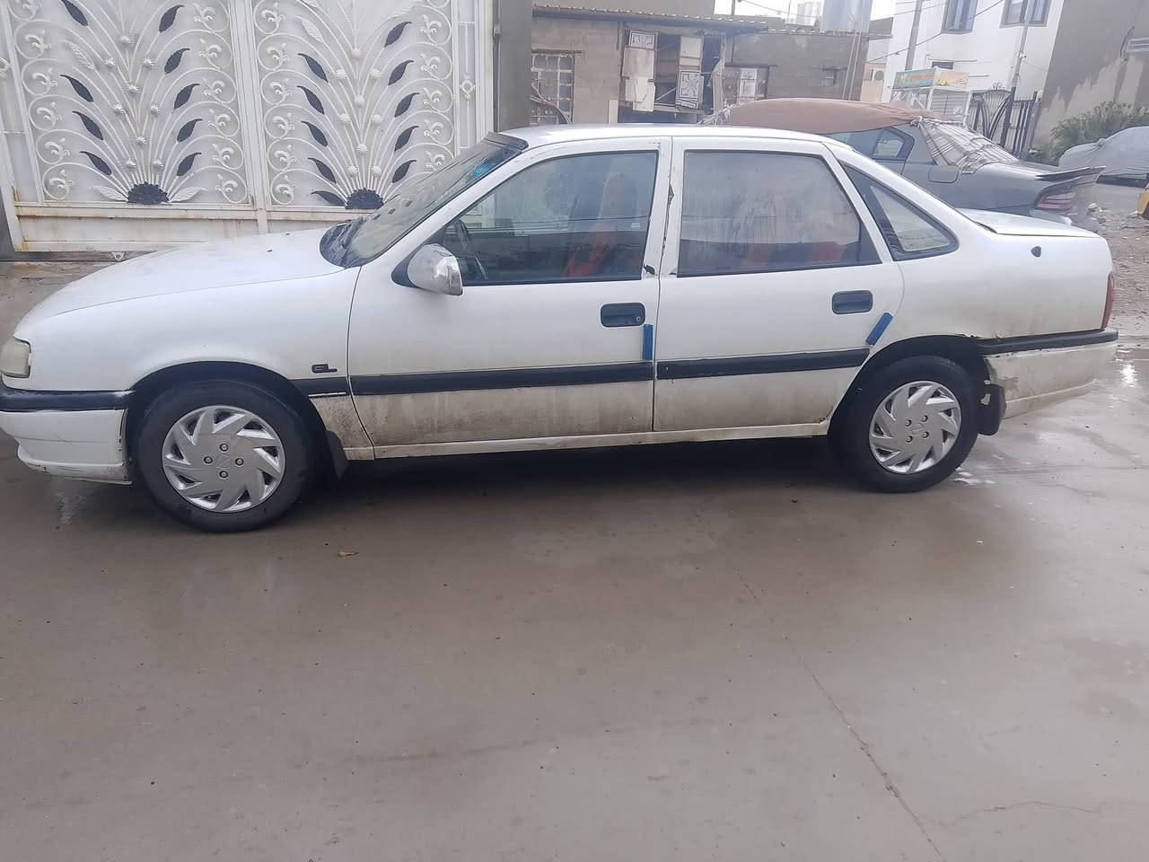 سلام عليكم
فكترا حجم 16
موديل 91 رقم كركوك مشروع وطني لحد 2030
دفتر بانزين بيها 
تخم تايرات جديد 
سيارة ما بيها صبغ 
كير عادي 
عنوان السيارة كركوك 
السعر 40 
رقم الهاتف ***********
