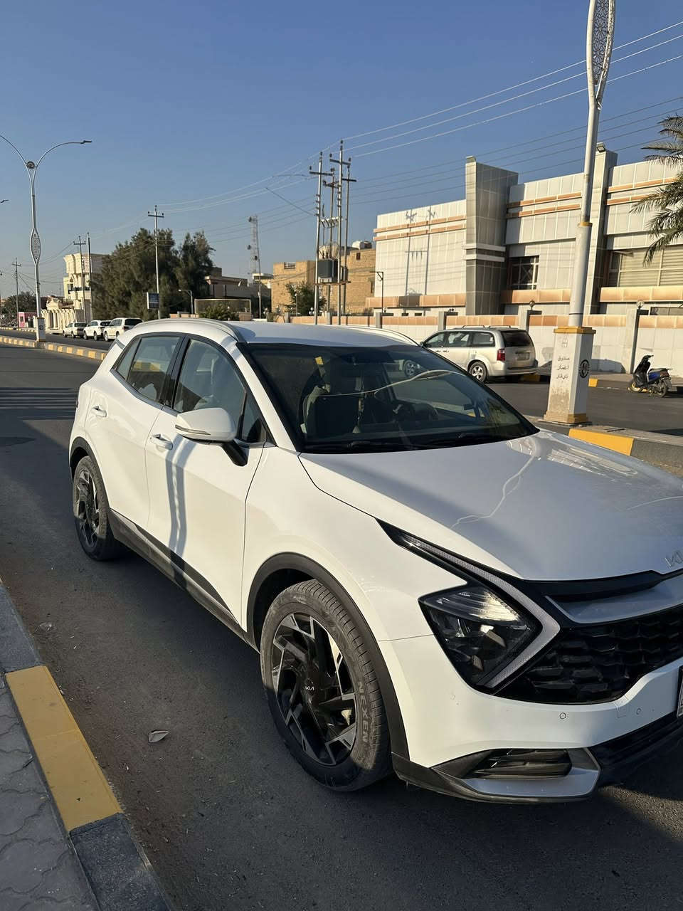 سبورتج 2024 خليجية – للبيع

▫️ تحويل ثاني يوم باسمي 

▫️عداد المسافة : 44 ألف كم فقط 

▫️ السيارة جاهزة بالكامل

المواصفات:

✔️ محرك 2000cc (دوش)

✔️ قطعتين تبريد

✔️ شاشة كبيرة

✔️ تحكمات على المقود

✔️ مثبت سرعة (كروز)

✔️ أنظمة قيادة: سمارت / ايكو / سبورت

✔️ سايد بريك كهرباء

✔️ أوتو هولد
كشنات كهرباء 

كشنات وستيرن تدفئه

بعدهي بالضمان الشركه دوليه

سيارة استخدام شخصي ونظيفة

السعر 238 وبيها مجال بسيط 

مكان السيارة: الناصريه
للستفسار 
***********
