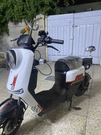دراجه R90 للبيع فقط 5 بطريات دبل 3 نمرات تثبيت سرعه سعره 400 بي مجال ق...