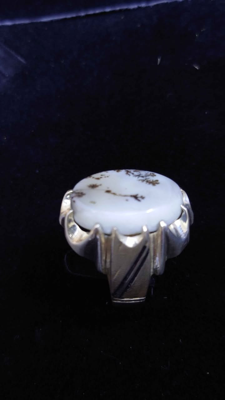 عقيق شجري صياغة يدوي السعر 60الف العنوان بغداد زعفرانية فضه 925الهاتف *********** بغداد, العراق
