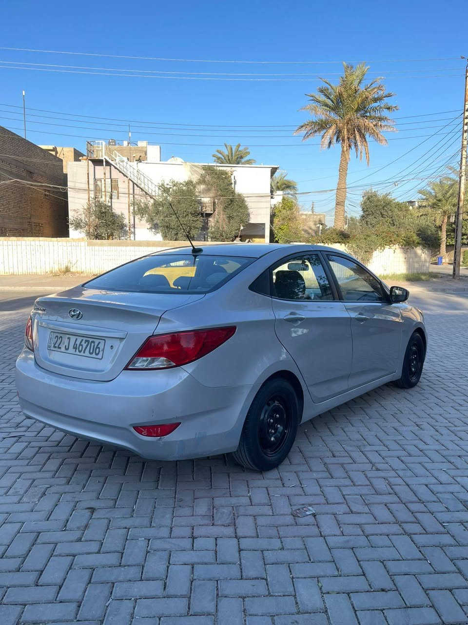 السلام عليكم ورحمة الله وبركاته
هونداي اكسنت موديل ٢٠١٧ وارد امريكي رقم اربيل الجديد تريد تحول او وكاله باسم شخص مو شركه 
حادثها بنيد 
تعديل ببراكيت راس الشاصي 
وبيها بابين جهه سكن مبدلات نفس اللون
وجاملغ خلفي وباب جهه سكن 
بدون دواخل 
مكينه ١٦٠٠ 
محرك مكفول كير مكفول
ماشيه ١٣٨ الف
شادلها منضومه مال غاز كامله وياها  
سياره جاهزه ماعندي بيها نواقص ان شاء الله 
سعر السياره ٨٣ ورقه سعر البيع
عنوان السياره بغداد العامريه شارع العمل الشعبي شارع المضيف
رقم الهاتف ***********
