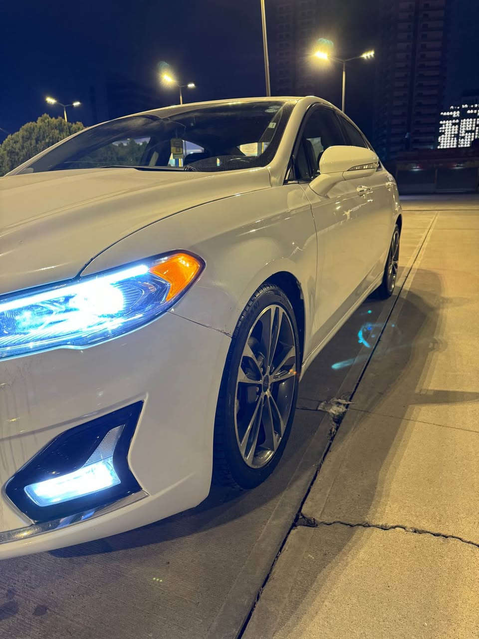 السعر الجوة السوق 129💵
Ford fusion 2020
20turbo
‎فيوجن تيتانيوم 20 توربو

‎المواصفات
‎تشغيل واطفاء عن بعد فتح وغلق النوافذ بالكونترول
‎تحذير في حالة الاقتراب من جسم في الطريق
‎بريك تلقائي
‎نقاط عمياء في المرايات مع رادارات خلفية للتنبيه من قدوم الاجسام عن يمين ويسار السيارة بالاضافة للحساسات والكامرة
‎الخلفية مع امكانية تقريب الصورة
‎تبريد منفصل يمين يسار بالاضافة لقطعة التبريد الخلفي
‎اوامر صوتية
‎فتحة سقف
‎لايت لد زينون
‎اضاءة نهارية
‎اضاءة اوتو
‎حساس مطر للماسحات اوتوماتيكي
‎تدفئة مرايات حانبية مع تعتيم
‎هاند بريك الكتروني
‎حساس اطارات
‎نظام صوتي سوني 12 سماعة مع وشاشة سوني

‎(( مكانها اربيل )))
سيارة جاملغ صبوغ باب صبوغ بجم. كبس
‎وضع شركه 
‎بدون ايرباكت وبدون دواخل 

‎***********واتساب
‎كورك*********** أربيل, العراق
