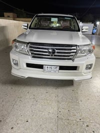 لاندكروز موديل14  مواصفات vxr اعلى فىه  محرك 8 سلندر5.700  . ..كشنات  ...