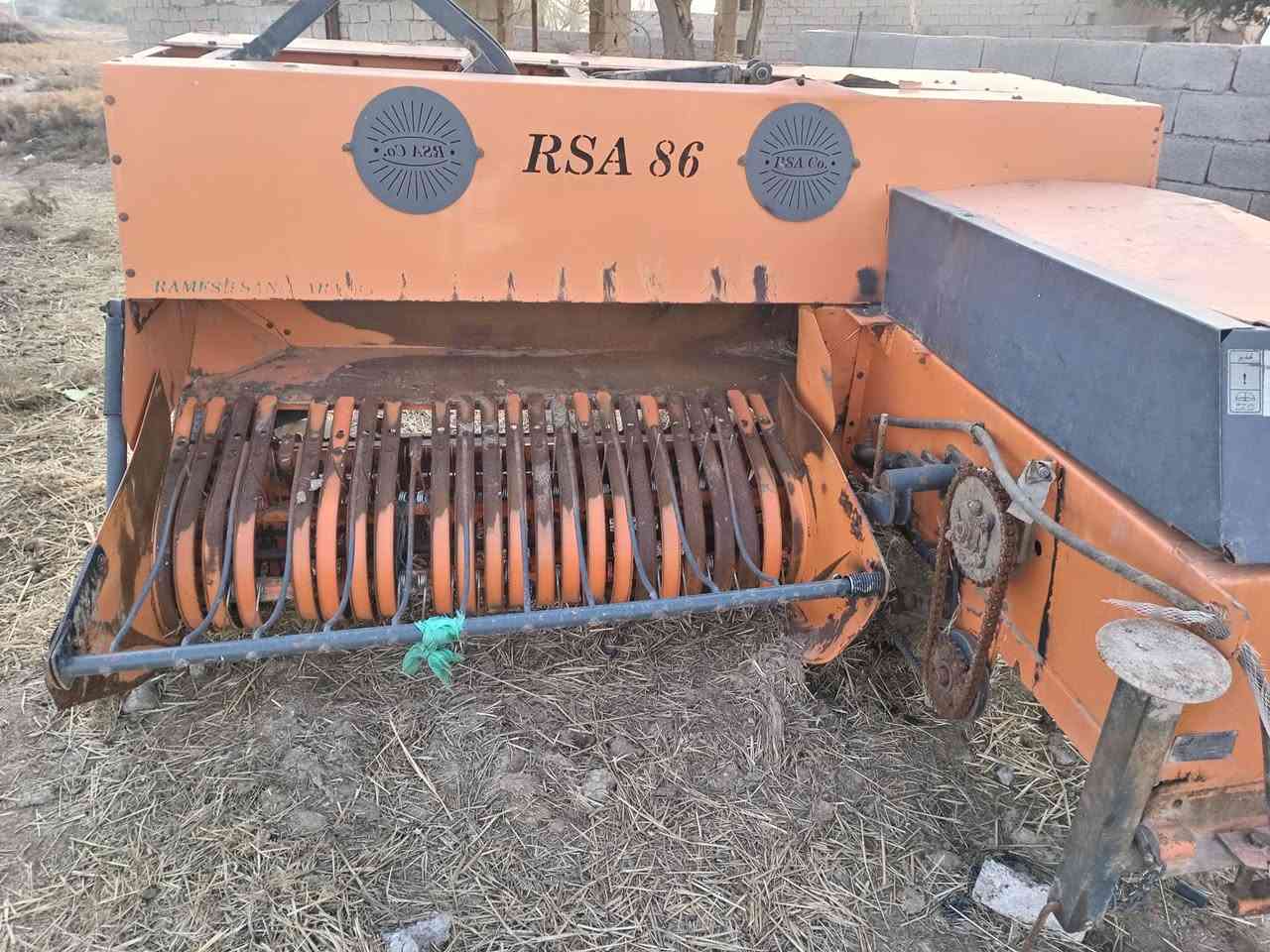 السلام عليكم
كابسه ايراني موديل 20 نضيفه لالحيم ولافطر
ايدك والشغل ماناقصه اي شي
بسعر ٣٥٠٠ وبيه حك الجيه
***********
