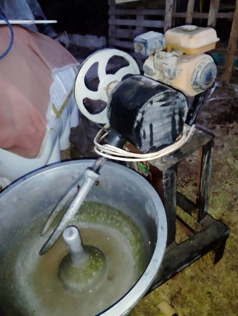 عجانة نص كونية اشيل 
سعرها 350 وبيها مجال 
على الفحص.. مكان النجف 
 للشراي ***********
