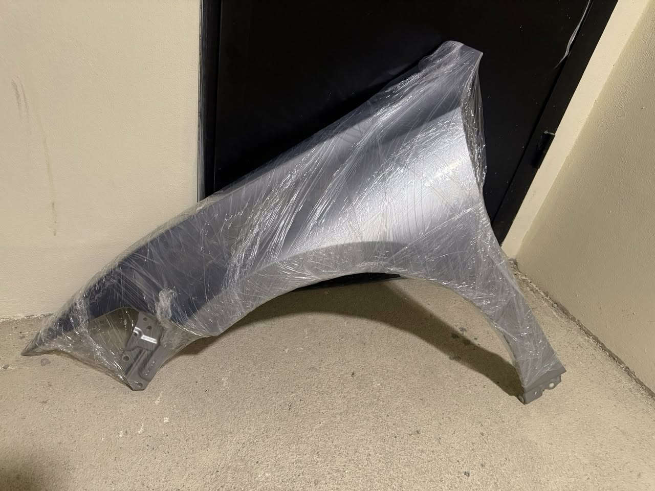 للبيع￼

لايت لكسز ES 2024  ١ عدسة بلادي مع الكارت وارد امريكي

بك لايت لكسز ES 2024 وارد امريكي بيه لد بصفه 

جاملغ جهة اليسار سلفر ES 2024 

***********
