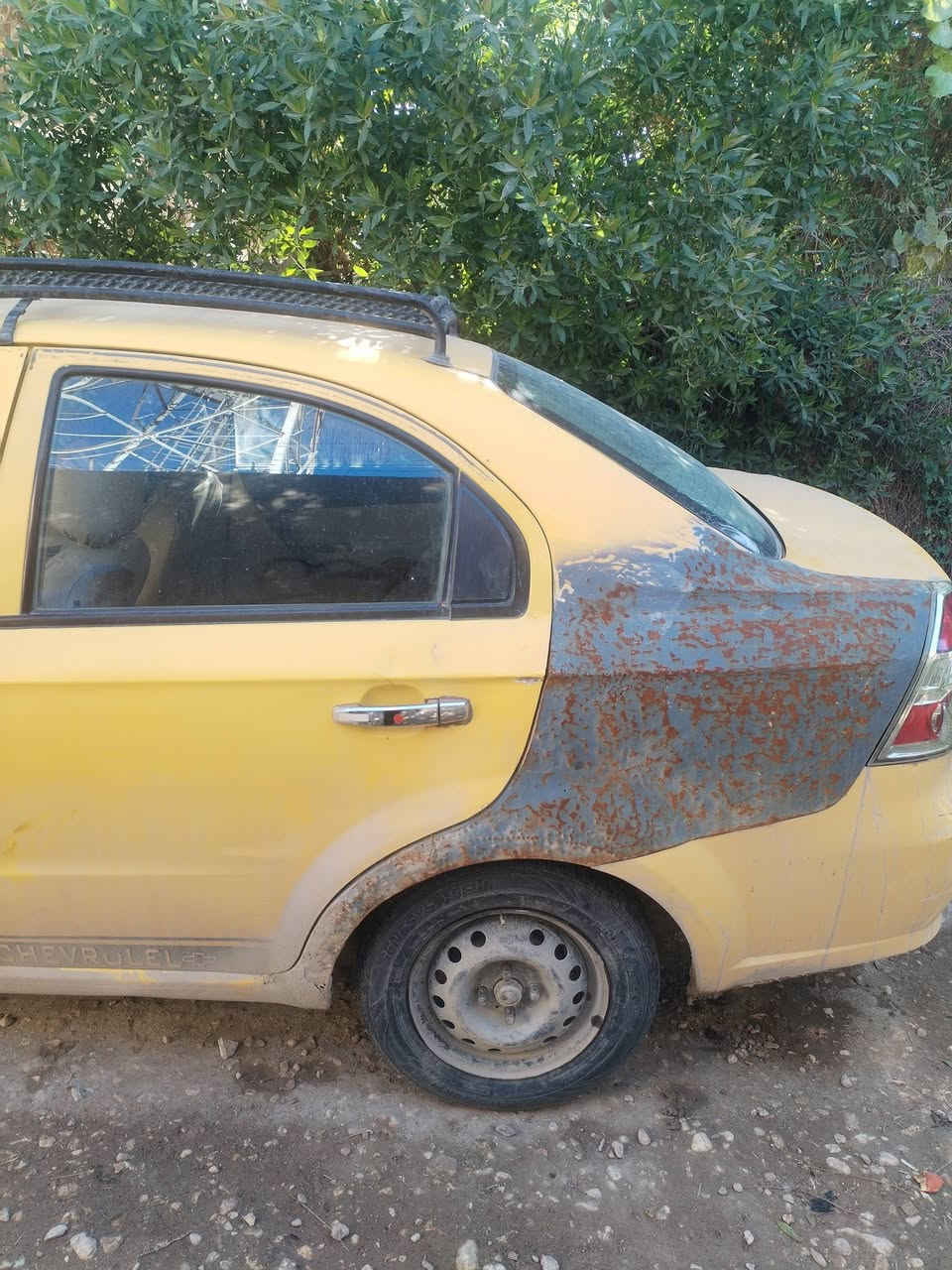 السلام عليكم افيو موديل ١١ مفتوح رقم بغداد محرك كايم بيها ضربه مثل ماموضح بصوره وضربه جاملغ امامي خفيف سعر 43وبيها مجال حك الجيه مكاني بابل الرقم ***********
