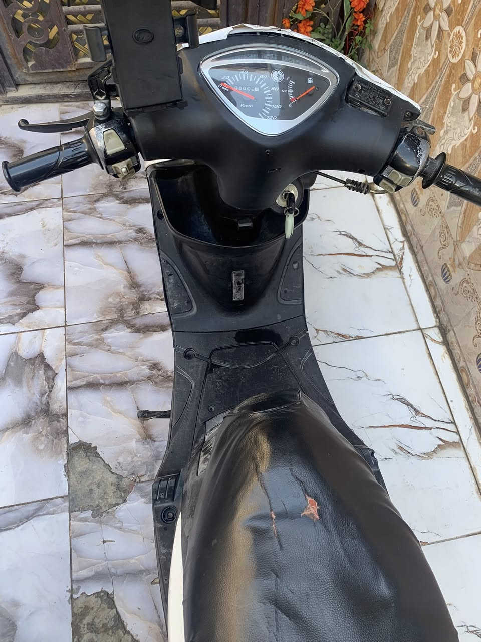 ‏سلام عليكم ماكس عدلة للبيع جفتتها 55طلع صوت بالمحرك مادري شنو السعر425 وبيها مجال تفاصيل ***********
