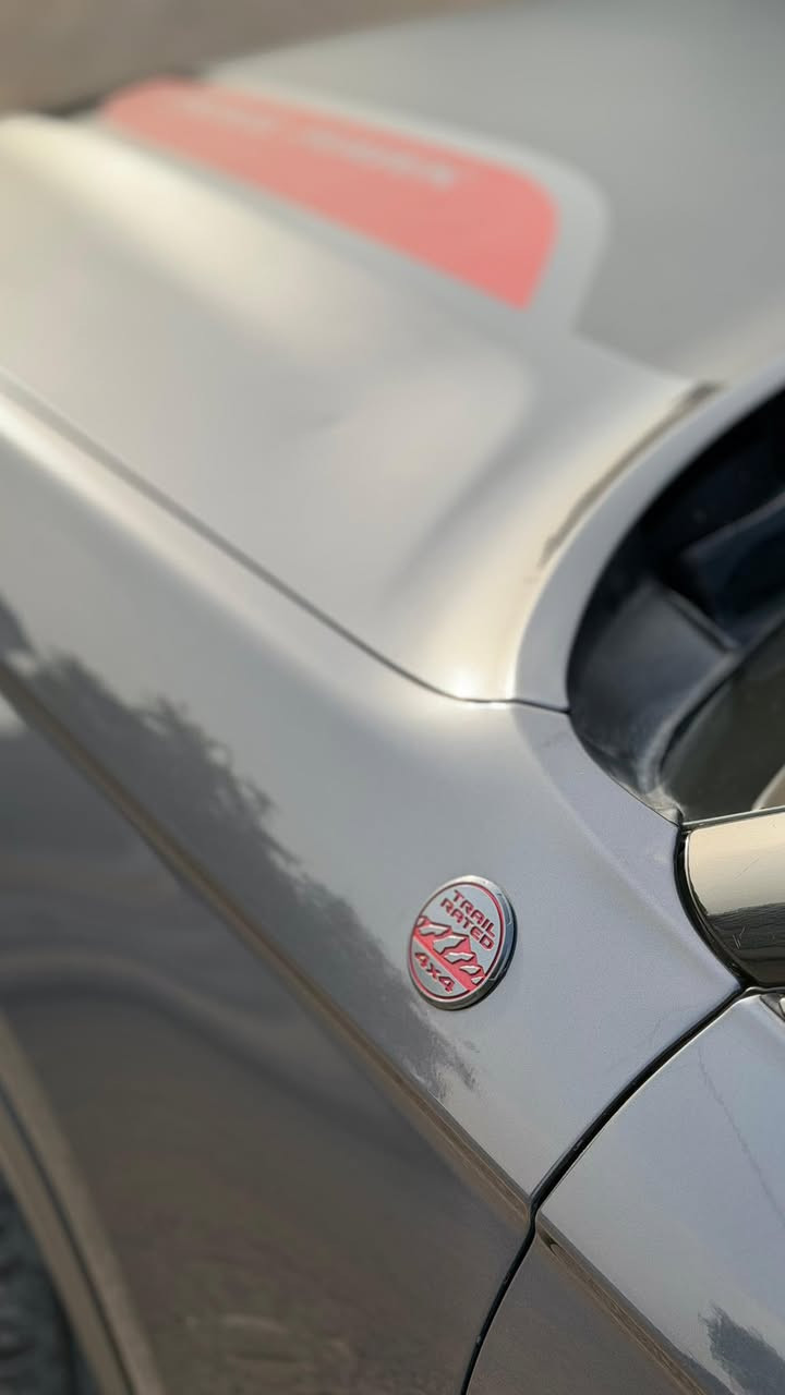 جيب 5 راكب TRAIL HAWK  2022 
مواصفات سومت عدا البنوراما وارد امريكي حادثها جاملغ وباب خلفي صفحه السايق  
 وهنا بالعراق صار بيها باب خلفي عكس السايق يعني 3 قطع صبغ سياره جديده ماشيه 41,000 ميل   
المواصفات بصمه جكات شاشه كبيره 
صندوك كهرباء كشنات تدفئه تبريد كشنات كهرباء
تدفئه بالستيرن  سايد بريك بصمه 
كامرة حراريه رادار امامي 
رادار خلفي رادار جانبي 
تحديد مسار حساسات امامي خلفي 
اشاير بالمري تبريد منفصل 
قطعتين تبريد 
كامرات 360 درجه 
وبعد هواي مواصفات بيها السياره فول

السعر: 26.000$ وبيه مجال 

مرقم بغداد بأسمي تحويل مباشر 

ا1C4RJHCG1N8626127

رقم صاحب السيارة 
***********
