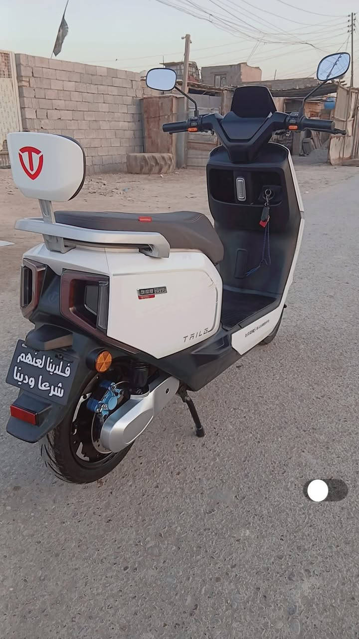 السلام عليكم دراجة شحن TAILG  موديل 2025 للبيع
6 بطاريات 
نضام R 
السرعة 60
تشغيل سويج+بصمة+كارت
تشغيل عن بعد 
شحنUSB 
قفل استيرن
الشحنة الوحدة تمشيك 50كيلو
لايت ناصي عالي زنون
صار ٤ أشهر من اشتريتها جديدة الدراجة نضيفة فقط الخدوش الموضحة بالصور 
السعر 750وبيها مجال 
رقم هاتف ***********
