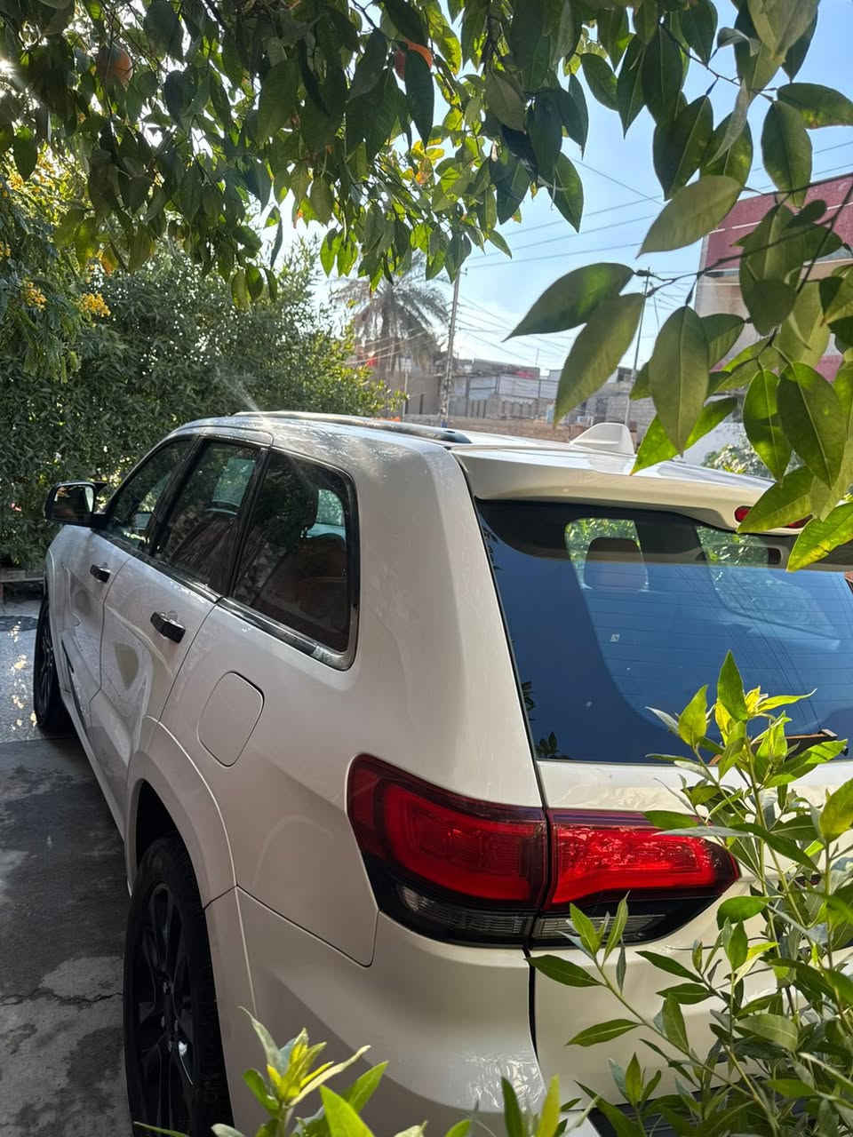 سلام عليكم 
جيب 2014
خليجي مواصفات خاصه
فول 1/1
محرك 3600
فتحه بنراما 
رادار جانبي
رادار امامي 
تحديد مسار 
حساسات خلفي امامي 
داخل بيجي 
كشنات حضن تدفاة تبريد 
سياره مبدل دعاميه x
مكفوله من الشخط والضربه والصبغ والتبديل 
مكانها بغداد 
***********
