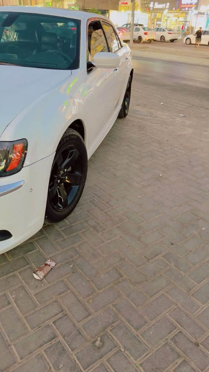 اوباما فول خليجي وكالة هارلم S مكفولة كفالة عامة من الصبغ والبارد والضرر ماشية 90Mi صدر جديد تخم تاير جديد محرك كير جديد منظومة تبريد لوك رقم اربيل  بسمي هزة جديدة مكان السيارة بغداد / حي الاعلام هاتف ***********
السعر 215
