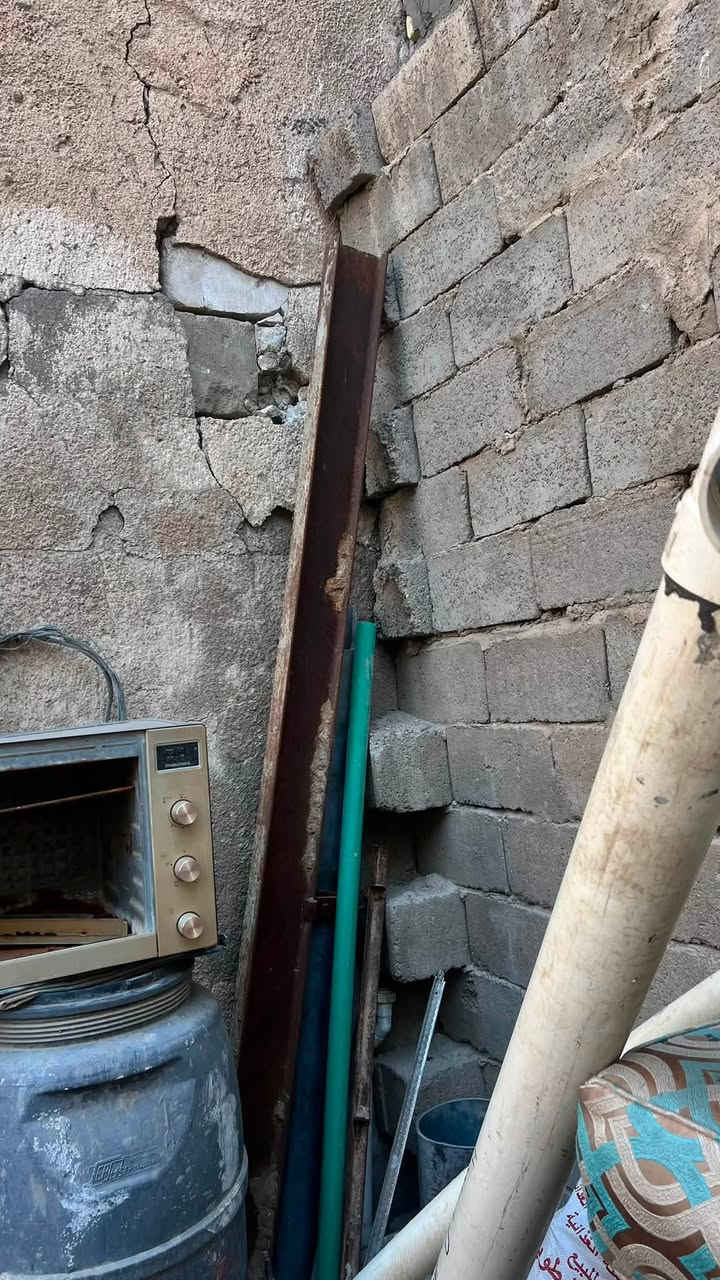 السلام عليكم متوفر حديد شخاطات حديد طول 4 متر مال اعلانات مثل ما موضح بالصور
شيلمانه طول 3 متر 
سعرهن كلهن 150 الف
مكاني بالبصرة القديمة
للتواصل الخاص متواجد


**إذا كنت صاحب هذا الإعلان وتريد حذفه لأي سبب، رجاءا أرسل رسالة إلى الدعم الفني**