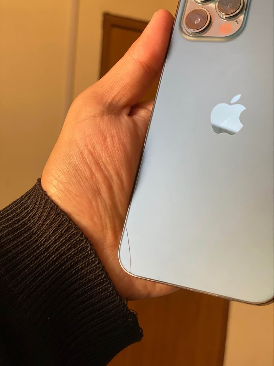 سلام عليكم .. 

ايفون 12 برو ماكس 

ذاكرة 256

بطارية 74 

بي خدش بسيط بالكامرة بس ابدا مماثر على الكامرة 
وخدش بالضهر بسيط 

وسماعتة الخارجية صوتهة ضعيف 

مثل ما موضح بالصور 

كلشي بي بلادي ما مبدل ولا قطعة 

ما مفتوح ابداً 

تك سيم كارت 

السعر 300 الف بيجي, صلاح الدين


**إذا كنت صاحب هذا الإعلان وتريد حذفه لأي سبب، رجاءا أرسل رسالة إلى الدعم الفني**