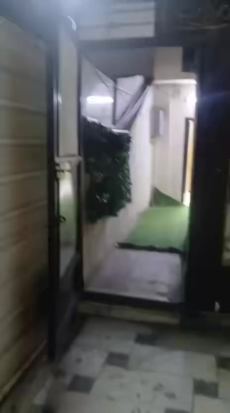 #للايجار
رمضان مبارك عليكم 
مشتمل ارضي  للايجار في السيديه شارع الضباط مقابل أفران الزيتون 
يحتوي على غرفتين وصاله ومطبخ وخدمات 
للاستفسار الاتصال على الارقام 

‭٠٧٧١ ٨٢٠ ٧٨١٩‬

‭٠٧٧١ ٩٢٩ ٩٣٣٤‬
