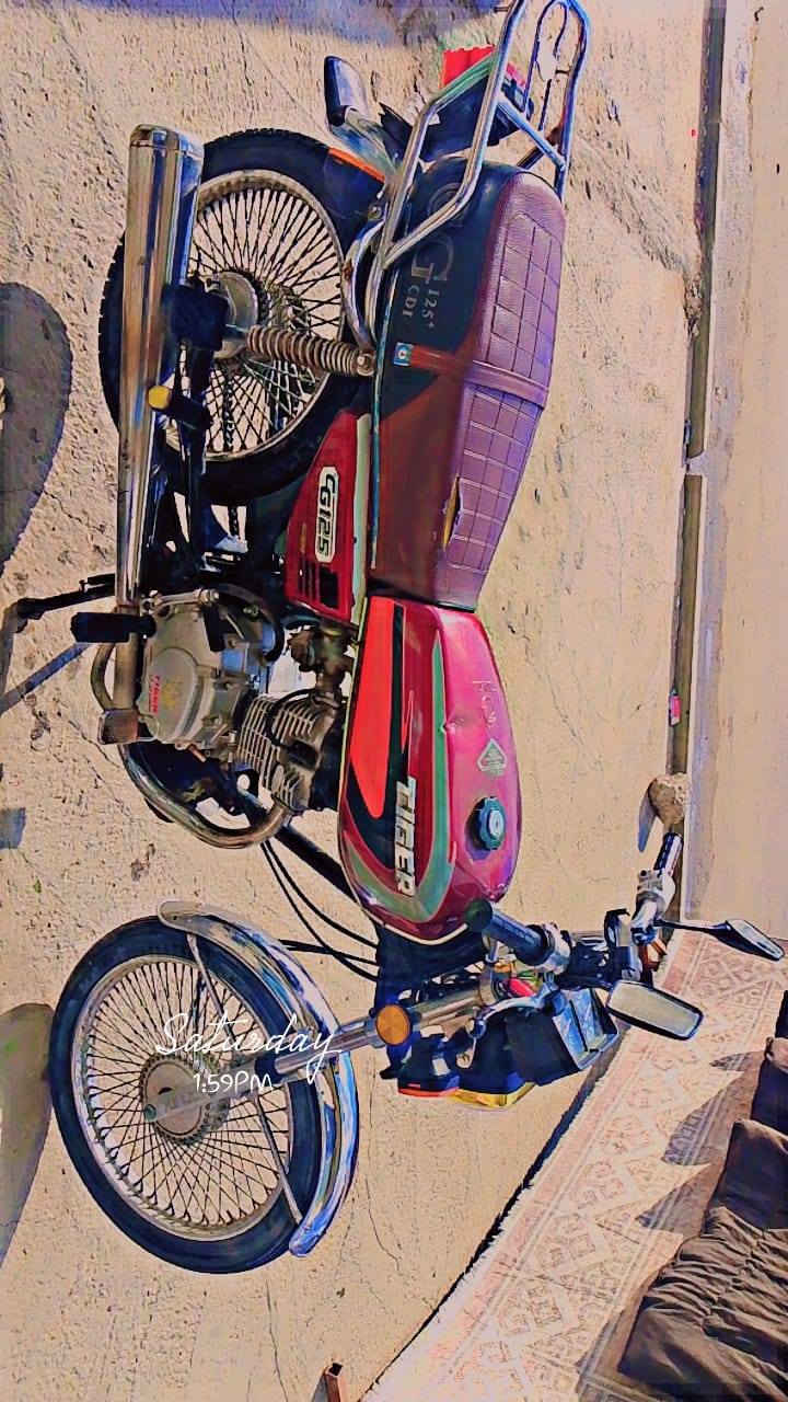 دراجة للبيع نظيفة كلش تايكر 2020
اوراق بغداد سعر 500 بيها مجال بسيط 
***********
