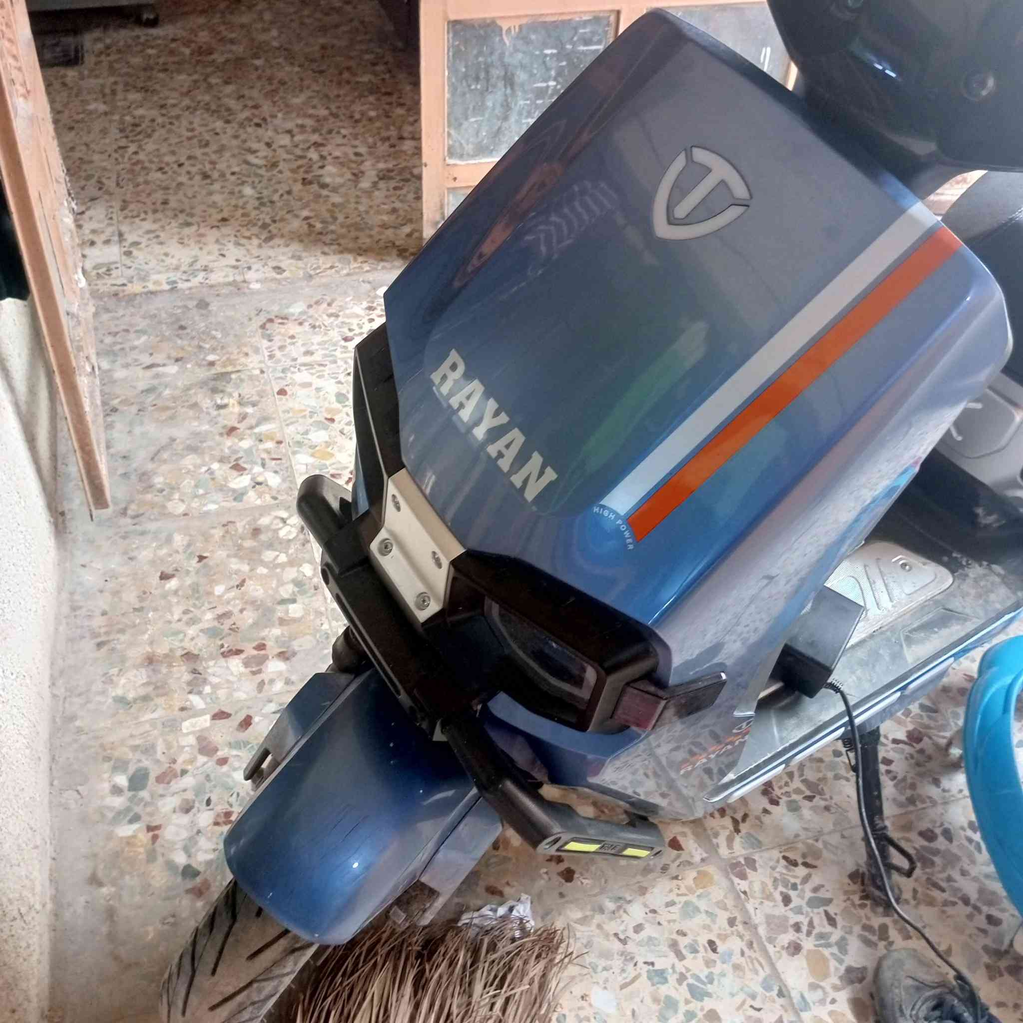 سلام عليكم دراجه شحن لبيع دراجه ريان 6 باتريات ونضيفه صارلي شهرين من اخذتهه صارت علية بمليون وستمية بل اقصاد اريد ابيعهه سعر الدراجه 950 قفل الي يريد يتواصل ***********
