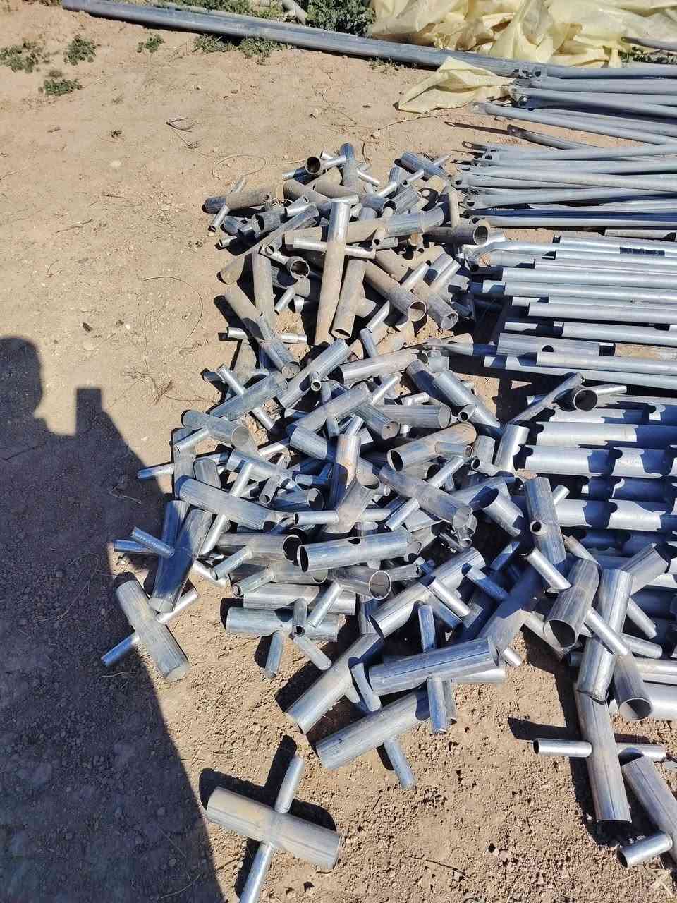 للبيع
بيت زجاجي لبناني مكفول حديد فقط مع الابواب 
للاستفسار ***********
