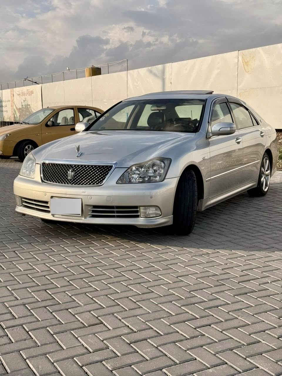 شاهینه ساخ 2005 182

جلد 
سلايت
هیتەر
ئاوینە ئیشارەت
حاسه پێش و دوا
ديفيدي
٦ سیدی
ئاوينه ئیشارەت
گێر و مەکینە بە شەرت
تەق و ڕەقە بە شەرت
سيستمى دەنگی یابان mark levinson
ئیمپری فایەر ٣ فیشە و هەموو تویتەرەکانیبئیش دەکا
هیچ گلۆپی خللی نیە

هایدرۆلیکی گیر گۆراوە
پێشی کامل سیرفس کراوە
کامل دەبل و لەوی کراوە بە ڕۆیال 
٤تایەی لۆک ئەسڵ 
بێ مەسرەف هەموو مەسرەفیکی کراوە 

کۆدی بۆ کراوە

٣پارچەی بۆیاخی ئەوروپا 
٢ دەرگا و جەمەلخی دوا

نرخی ٨٥ وەرقە
کەلار 
***********
