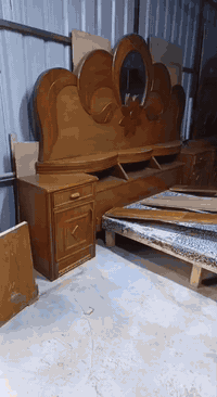 سلام 👋غرفه نوم للبيع السعر 600 بيه مجال الشراي مكان حي الحكيم كوت اتصل ***********
