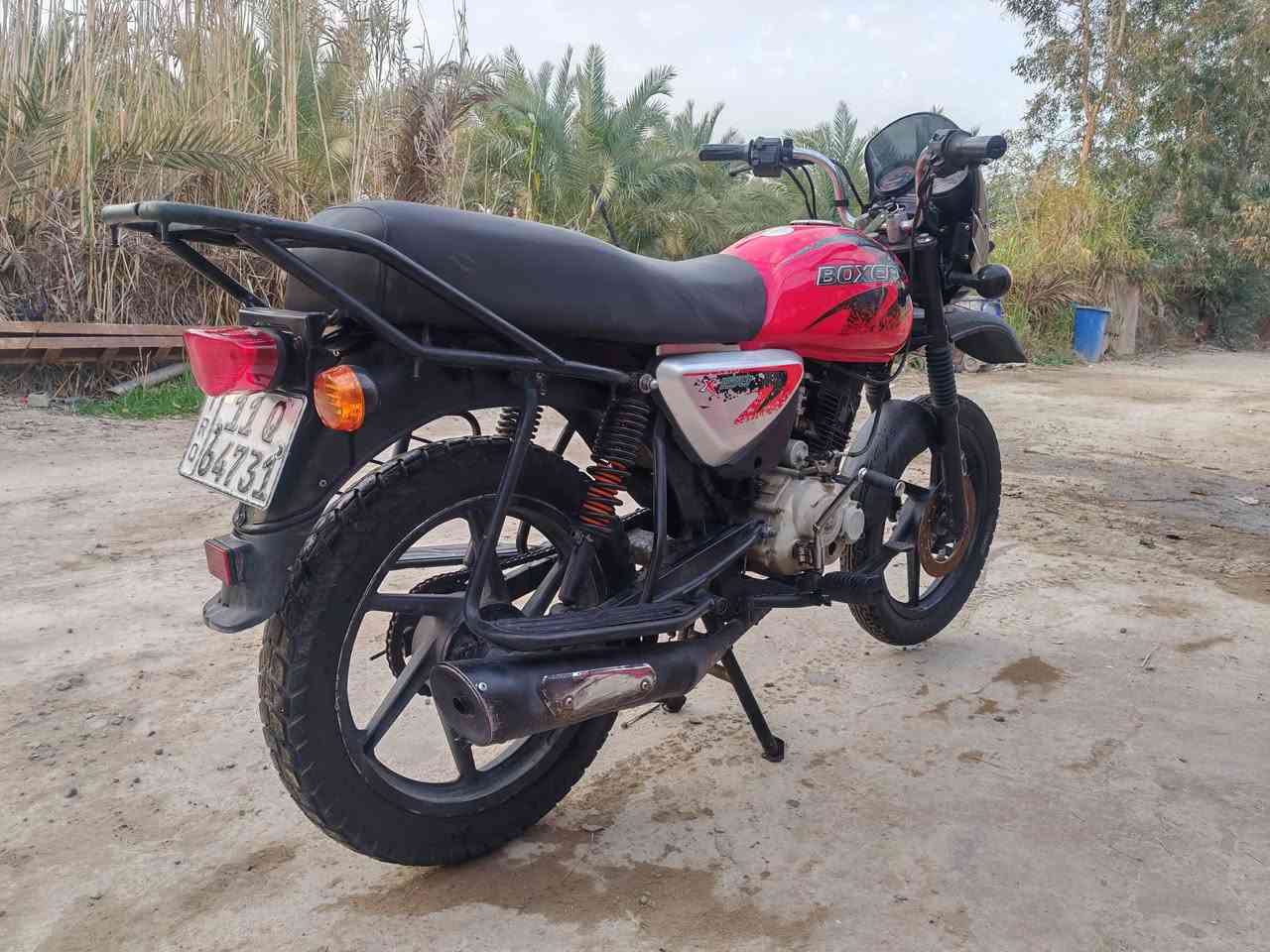 بوكسر مرقم بغداد نكليزي
تحويل شوكت متردد
دراجه حلوه وكامله
لا  تنقيص ولا تبخير
بغداد***********
١٥٠٠
