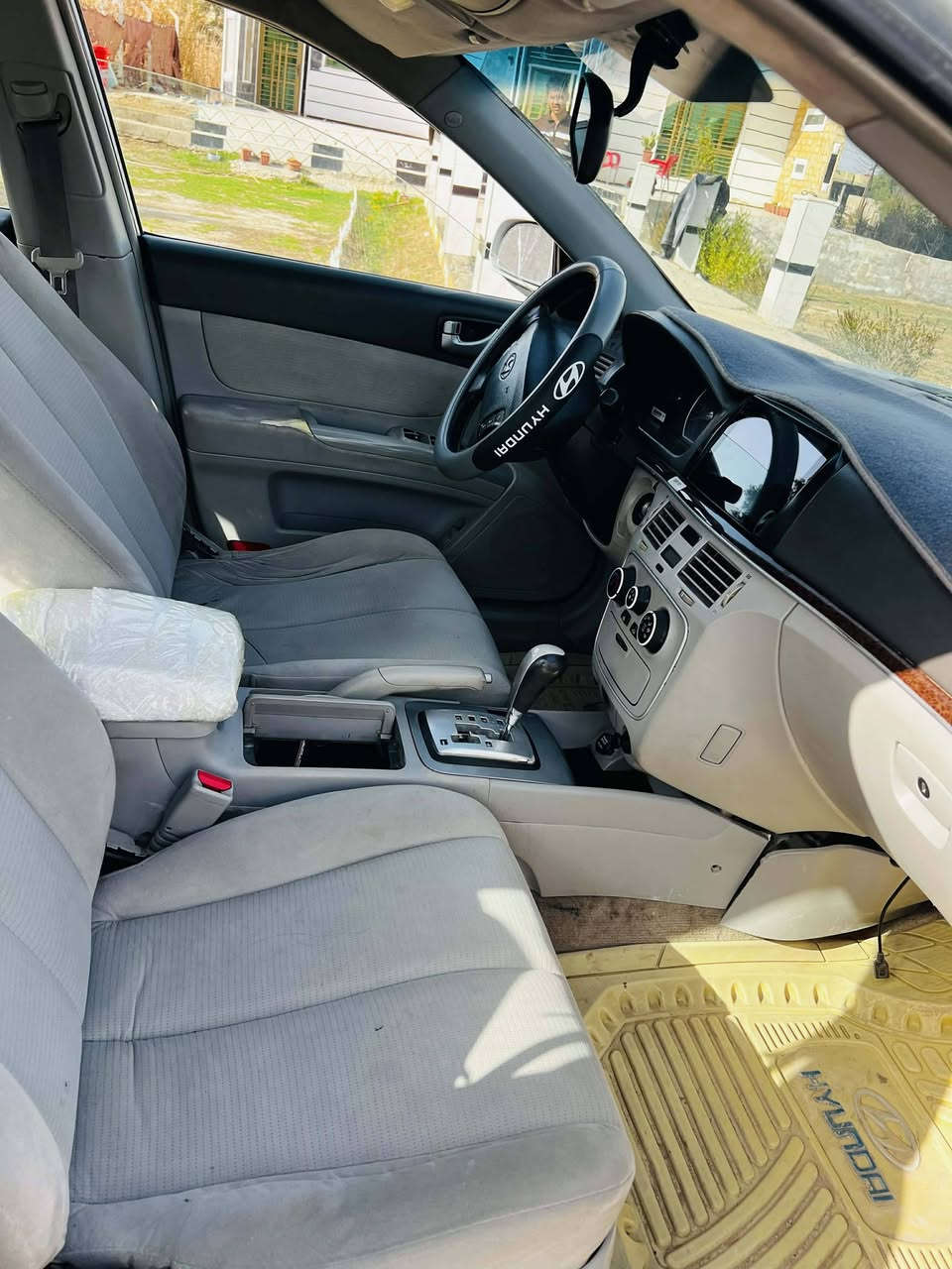 سلام عليكم سوناتا للبيع موديل 2008واردامريكي بيها صبغ
 ثلاث قطع وبنيد تبديل ملاحظه شاص الامامي شويه بيه شغل والمحرك شويه بيه صوت  وكبر كفاله  سياره مجهزه على اخر الحبايه سياره مال جناي سياره باسمي تحويل ثاني يوم   
رقم دولي بغداد  
تخم تايرات
 تبريد ❄️
السعر 93 بيها مجال شراي 
السونار موجود بالمنشور 
مكاني بابل المسيب رقم الهاتف/ ***********/
