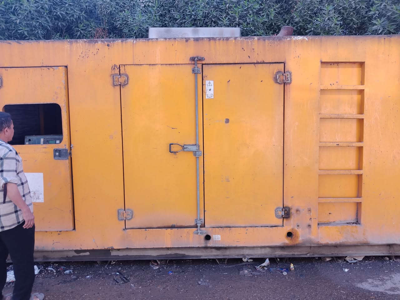 كاتم للبيع الطول 4.50سم العرض 1.75سم ارتفاع 2.15 سم قياسات داخل الكاتم ايتفسار  *********** بغداد
