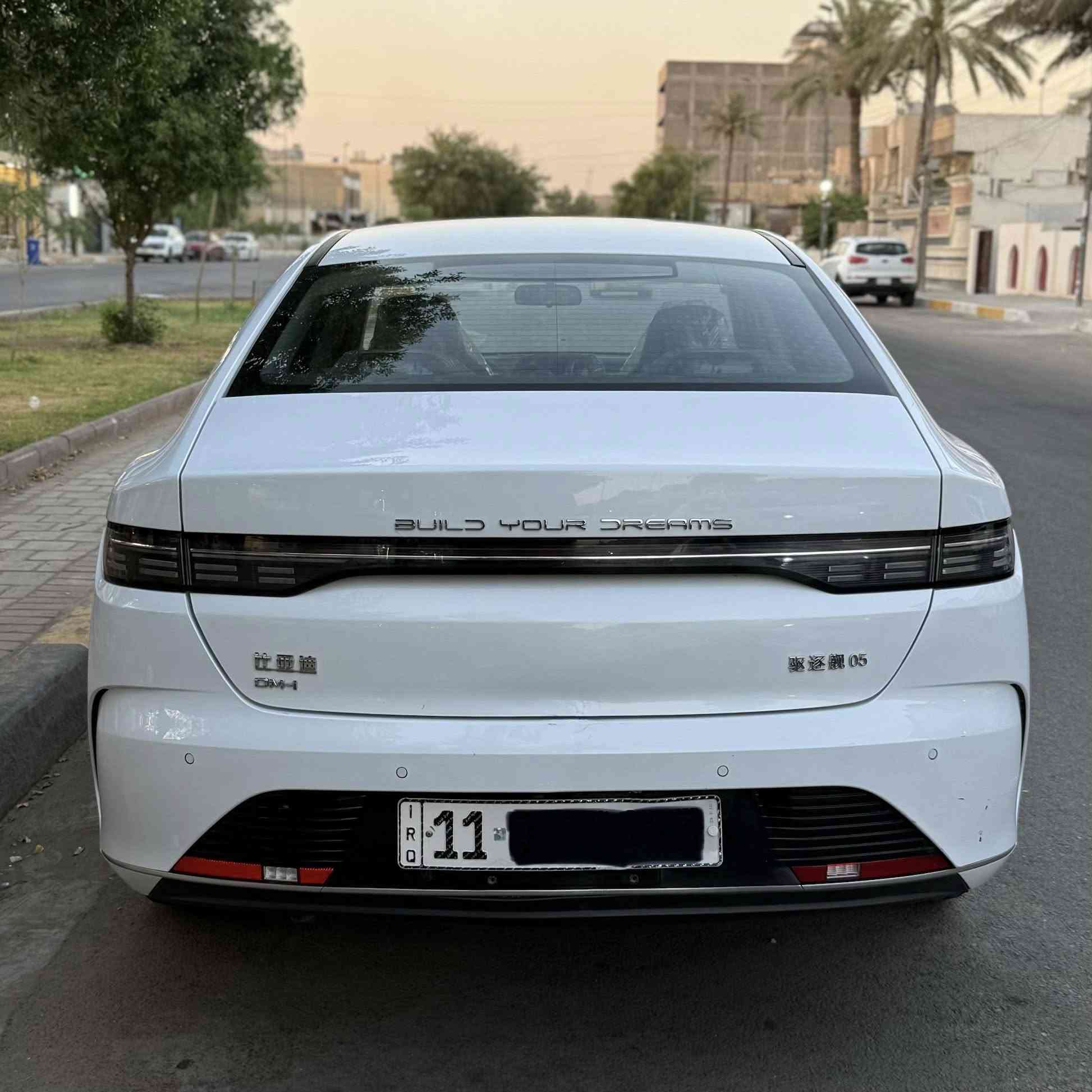 سلام عليكم
بي واي دي دستروير 2025 رقم بغداد
ماشيه 7000 الف الكلي 
غراضه كامله على وضع الشركة 
بيه  أرضيات و ترتيبات كامله 
مكفوله عده بارد بلصندوك و بلبنيد 
ب١٩٢٥٠ و بيه مجال للشراي 
للاستفسار اتصال فقط 
***********———-
