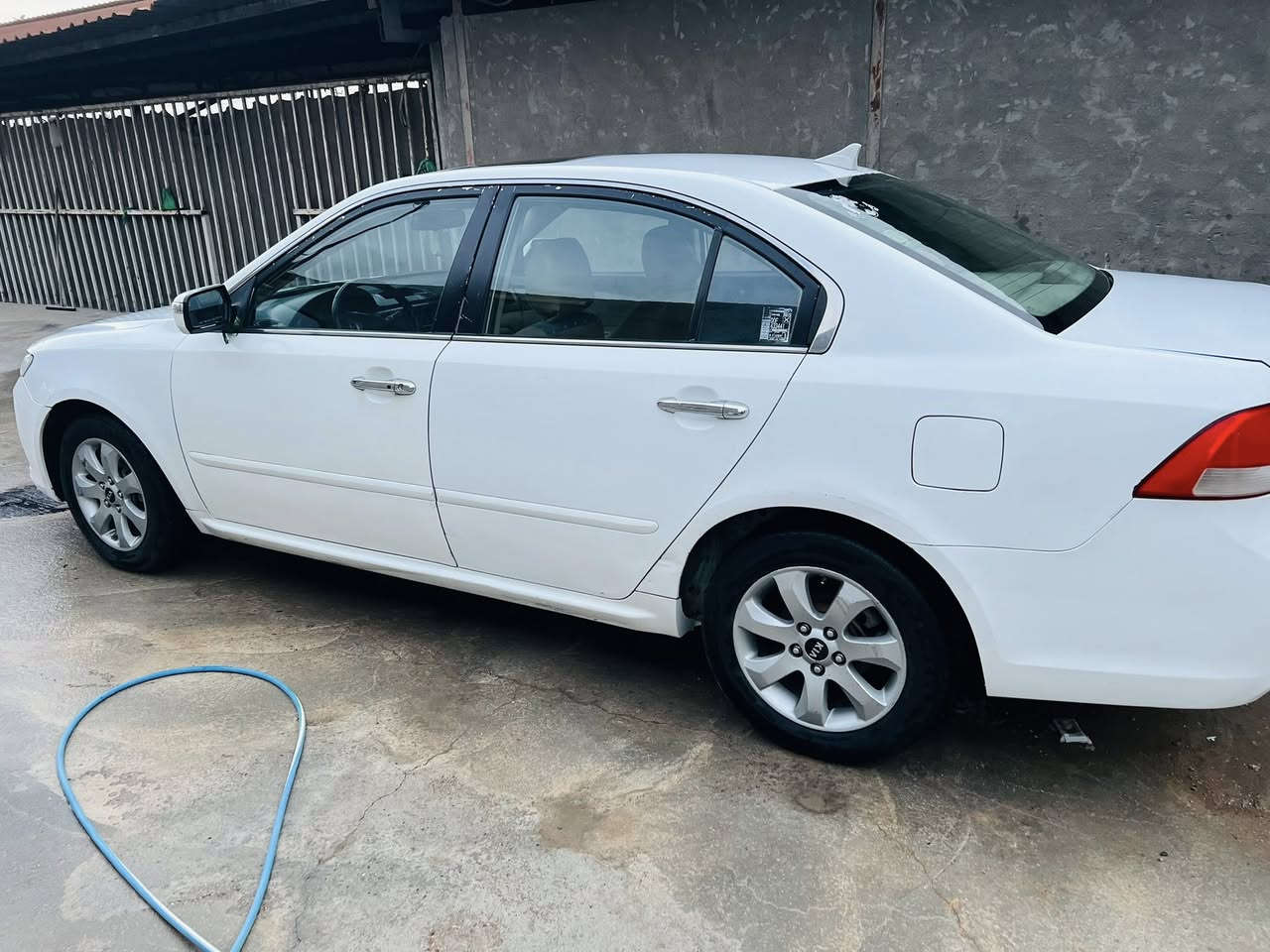 السلام عليكم كيا أوبتما موديل  2010 خليجي  رقم أربيل تحويل أو وكاله السيارة بيها  3 قطع صبغ بدون دواخل فول مواصفات بصمه فتحه حساسات وباقي المواصفات مكاني بابل للاتصال *********** السعر ١١٥ ومجالها بسيط
