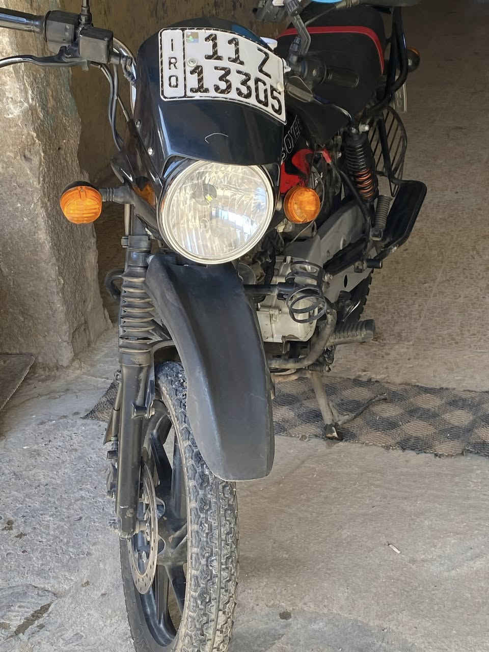 السلام عليكم دراجة بوكسر للبيع دراجة 2022 شهر 11 نازلة ب 2023 مرقمة بأسمي تحويل ثاني يوم نضافة فول ما بيها اي نقص من اي ناحية تجي و تشوف بعينك جيب وياك فيتر الدراجة مكينة و كير ممفتوحة على نضافة الشركة مداريها بأيدي نقص فقط كفر بطارية باكو الما يخافون الله سعر مليونين و نص الرقم *********** واتساب رصيد
