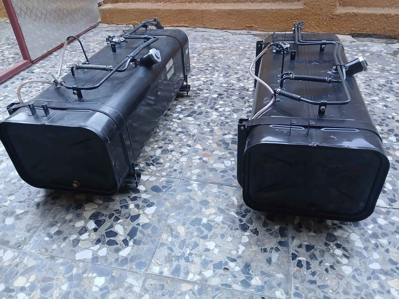 سلام عليكم للبيع تانكيات ١٠٠لتر مال كنتر بلادي كامل زيرو جيب وشد عل الفحل ***********مكاني بغداد
