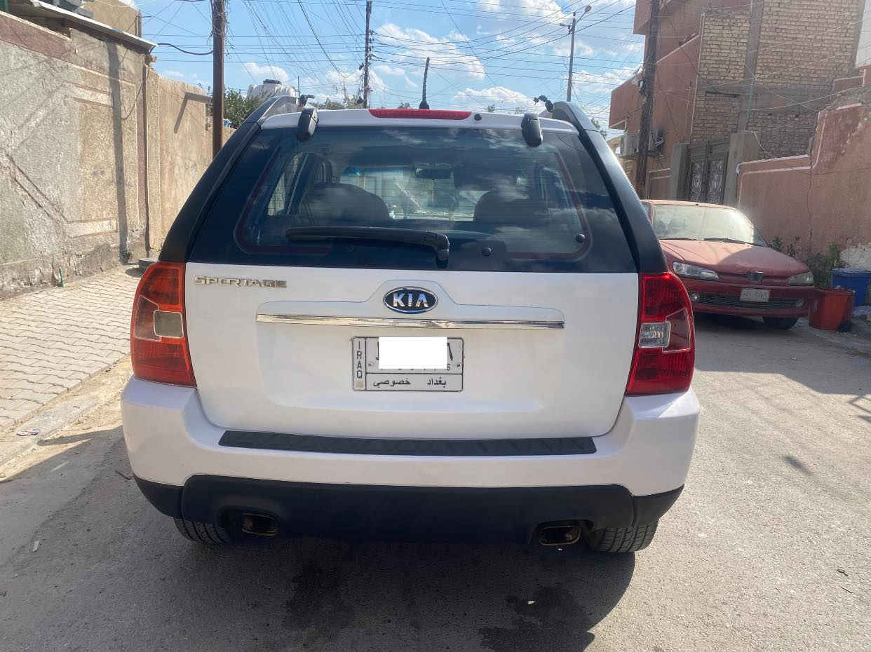 سلام عليكم كيا سبورتج ٢٠١٠للبيع ورد خليجي بيها صبغ احزام فقط 
محرك خير من الله 
كير خير من الله
صدر امامي خلفي تخم تايرات 
ويل كب شادلها 
رقم بغداد تحويل ثاني يوم 
شادلها شاشيه ماشيه ١٥٠سياره فقط 
رايدها ب٨٨وبيها مجال بصيط 
مكاني بغداد
الاستفسار***********
