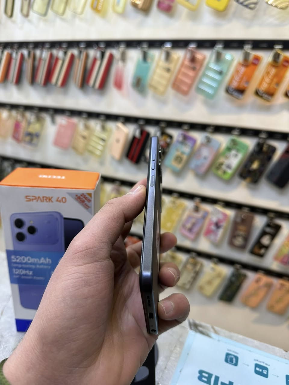 بسم الله الرحمن الرحيم 
.
جهاز تكنو سبارك 40 
.
الذاكرة 256G  / الرام 4+4 =8G
.
الجهاز مستخدم أيام جديد جلخ ما بي 
.
واتساب ***********
.
العنوان / موصل حي سومر قوب مول سومر
