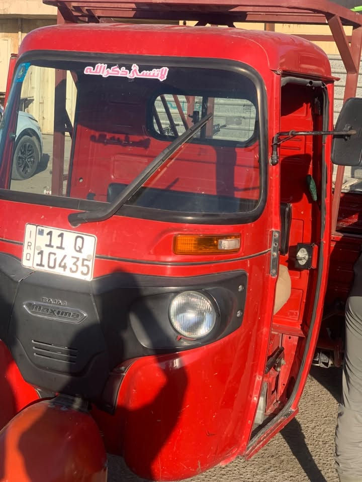 تكتك حمل باجاج 2019 نضيفه رقم وسنويه صاحبها موجود شوكت متريد يحول بيبانها موجوده كهرباياتها كلها شغاله 
اني مكلف بل نشر رقم صاحبها بي بس واتساب ***********سعرها 4500وبيها مجال حك الجيه مكان مدينه لصدر
