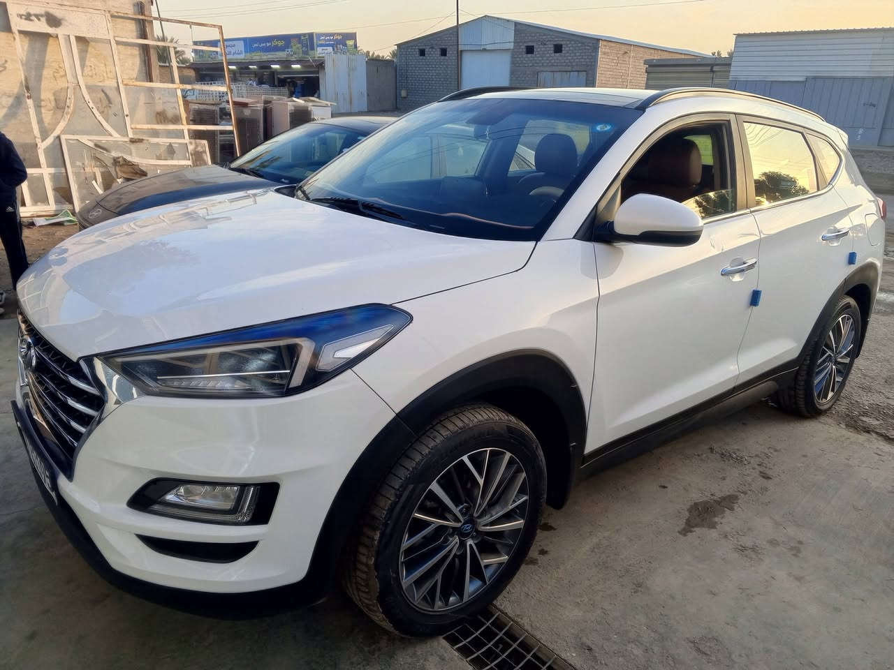 مكلف بل نشر التواصل وية صاحب السيارة هونداي توسان 2020
فول مواصفات 
السونار مرفق مع الصور 
العنوان بغداد التاجي السعر 185 
***********
