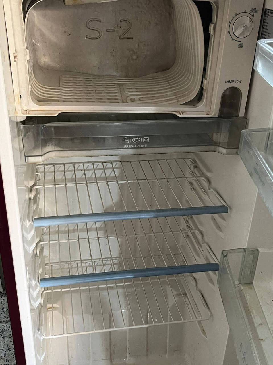 ثلاجة ال جي باب اول 9 قدم
الفريز مصلح مرة فقط
باقي نظيف
كدامكم صور وتفاصيل تشتغل لكن لا تبرد


**إذا كنت صاحب هذا الإعلان وتريد حذفه لأي سبب، رجاءا أرسل رسالة إلى الدعم الفني**