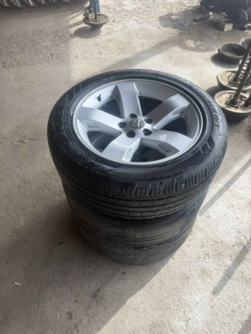 تخم ويل كب جارجر جالنجر اوباما 
اصلي لا عواج ولا كس ولا شي بيهن 
وياهن زوج تاير نضيف كلش وزوج تعبان

للبيع سعر 325 
 
مكان بغداد 

***********
