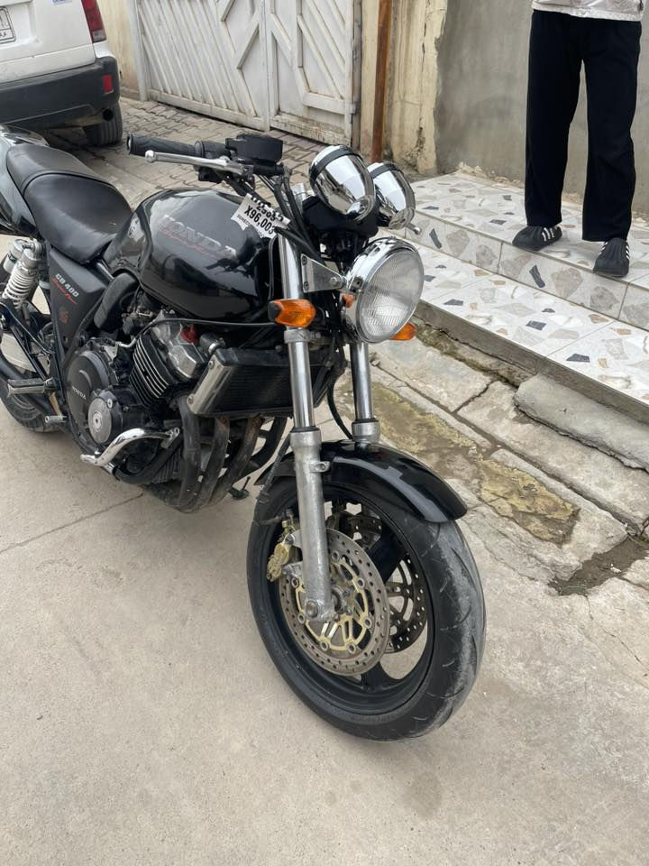 سلام عليكم سيبي فور 400 موديل 2000 محرك اسود ماشالله نضيفه كير ومحرك مكفوله مكاني كركوك السعر 14 وبيها مجال ماسنجر ماجاوب الرقم ***********
