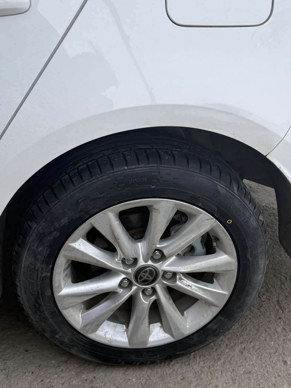 سلام عليكم كورلا2024فول للاخير كشنات ماروني واحمر ولبيبان ماروني ولكشن مال سايق 3وضعيات كهرباء سياره ماشيه31 الف سياره جديده وحلوه وكفاله ماعده طخات ثنين ب جاملغ الخلفي والامامي واضحات ب صور سياره ليوم بدلت الها تخم تاير اصلي وتغليف ارضيه وصندوك وباتري جديد متصرف عليها ربع سياره جاهزه من كل النواحي سعرها 155 وبيها مجال كلش بسيط 
*********** عنوانها بلديات المضمار
