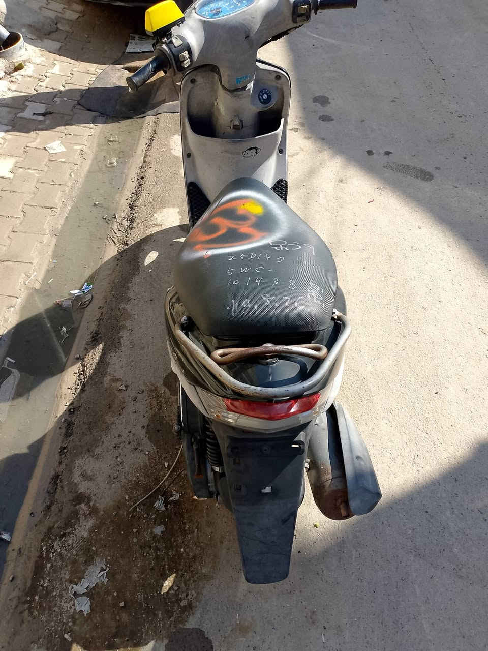 سلام عليكم 
دراجه ماكس منغولي رمبه بوشه 49بلاد
على وضع شركه محرك ناعم يخبل كهربائيات شغاله
سلف هندر كله ع وضع شركه 
ختم واحد ويه المحرك دراجه صارلهه فتره من طالعه من وكيل ديوانيه حي العسكري السعر 950 وبيهه مجال
للاستفسار الاتصال ‏‪***********‬‏
