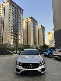 للبيع  مرسيدس e300    2017   بسعر مناسب   سيارة عليها كت Amg  وارد امر...