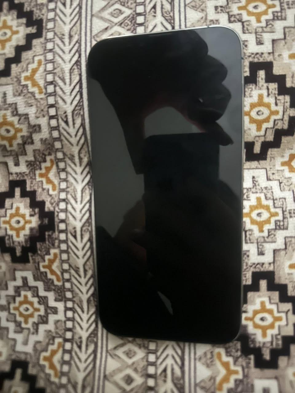 للبيع 13 برو ماكس ذاكره 256 بطاريه 73 كله على البلاد شرط هوه ماينطي سعره 550 وبي مجال قليل ***********
