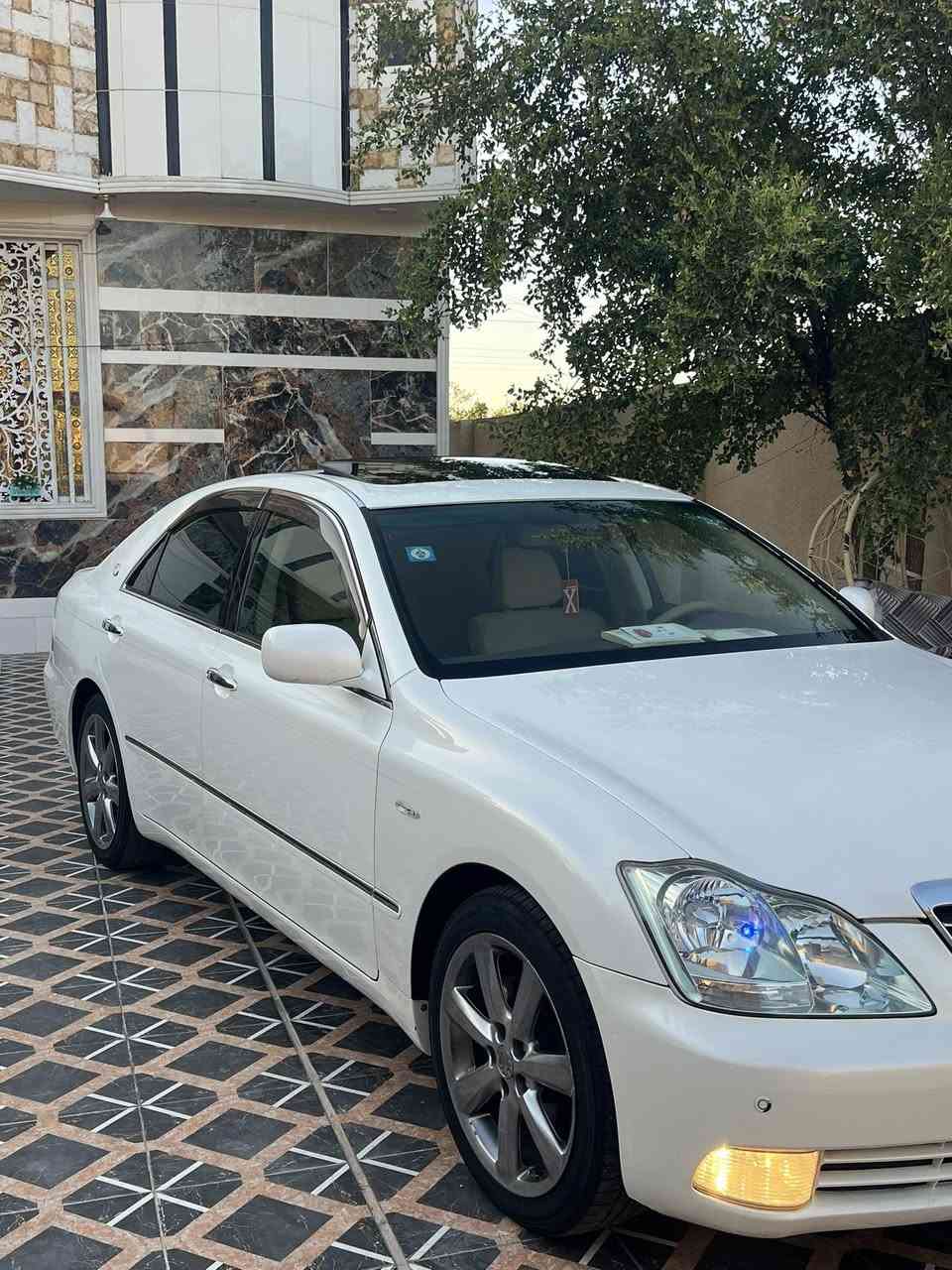 يالله السلام عليكم شاهينه للبيع تسجيل جديد موديل 2004 رقم بصره دولي سنويه  لغايه  2030 شاصي 82 برده خلفيه 3 دكم حساسات خلفي وامامي  تبريد ثلج محرك وكير بلكارتون حداديه جديده مكفوله من الكص ونقل والضربه وصبغ العراق سياره جديده طخم تاير ويلكب اصلي دنكه كشنات متحركه خلفي وامامي لايت زنون مرايات شفط  ماشيه 79 الف
العنوان البصره السعر 159 بيه مجال قليل هذه رقم الموبايل ***********
(***********)
