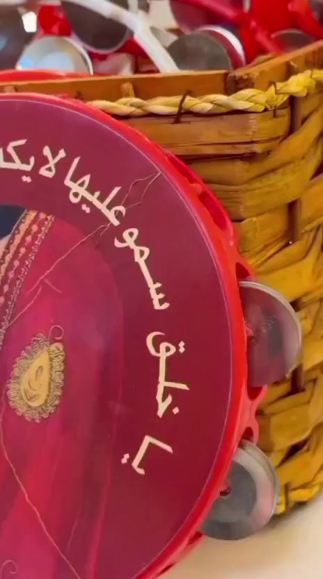 كوشة حنه حسب طلب العروسه حبيبتي تتهنون ودرب السعاده الكم يارب🥹🩶
كوشاتنا الجميله بأنسب الأسعار  ويلي تريدونه نوفره الكم🤍
للأستفسار مراسلة الصفحه خاص او واتساب***********
