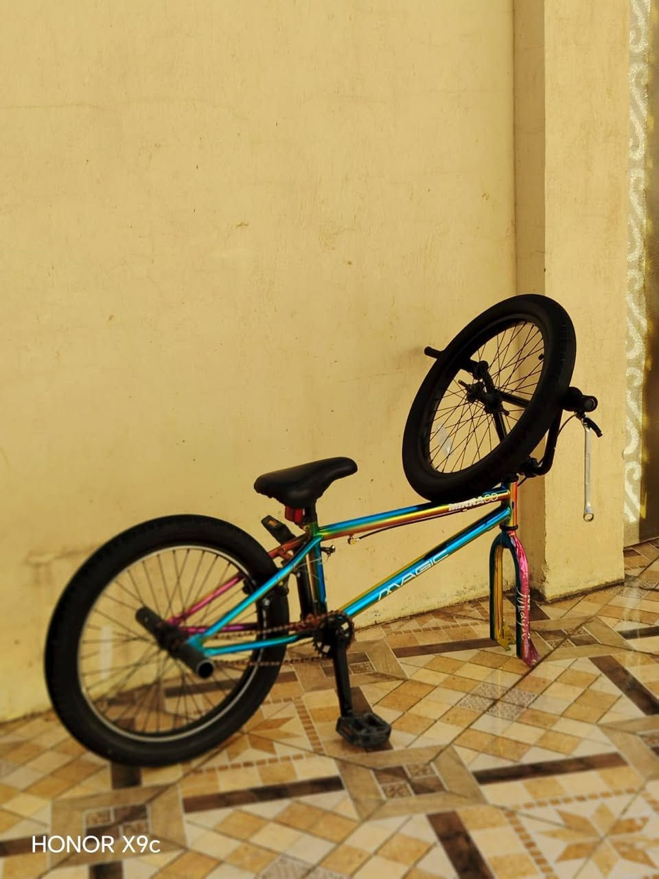 سلام عليكم ورحمة الله وبركاته بايسكل جيتي سبع الوان نظيف رايده 150 وبي مجال الاستفسار على هاذه رقم***********
