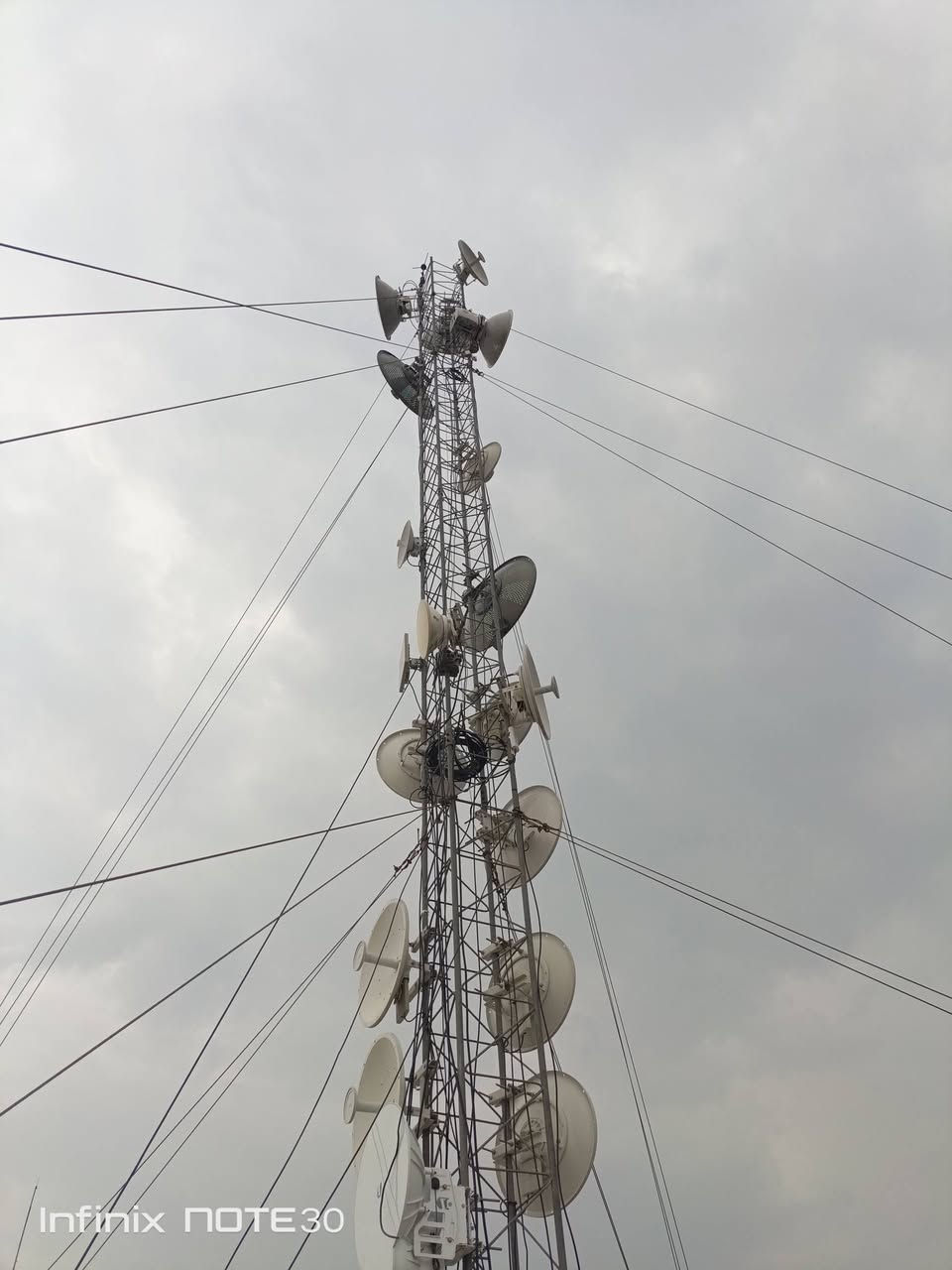 سلام عليكم 
تم صيانه برجين 
برج في منطقة الشعلة ١٢ متر 
وبرج في ابو نؤاس رباعي ١٥ متر 
يوجد كادر فتح ونقل وشد وصيانه ابراج 
***********
***********
واتساب
