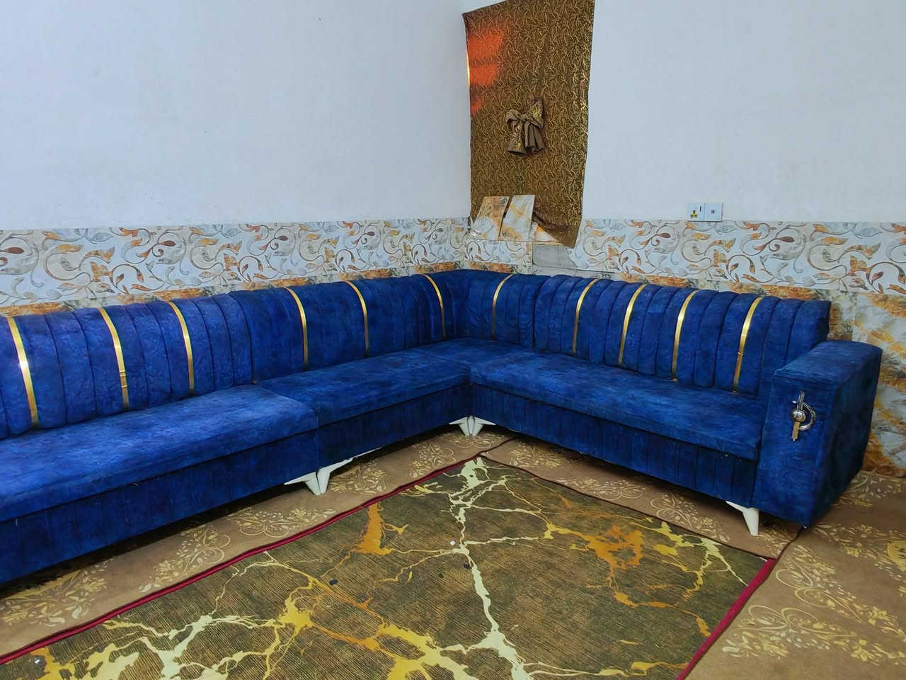 ديوان تسكام مو سوكي حيل نضيف مابي اي ضرر السعر235 العنوان كربلاء بدايه الامن الداخلي يوجد توصيل داخل كربلاء***********
