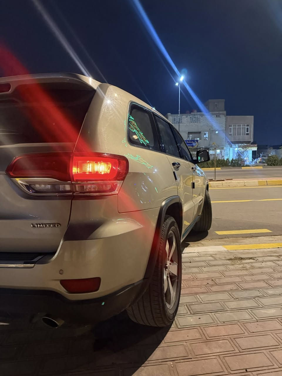 سلام عليكم جيب كران شيروكي لمتدد السياره فول مواصفات واحد علئ واحد السياره رقم بغداد انكليزي تحويل موباشر ثاني
يوم
السياره تخم تاير جديد
تدفئة تبريد
مكينة ستة سلندر 3600
السياره فتحة
كشنات الكل كهرباء
جنطة كهرباء
مكان السياره كربلاء المقدسة
رقم الهات***********
