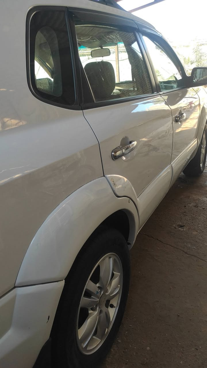 السلام عليكم توسان 2010 رقم بغداد بأسمي
خليجي مكفولة فقط بارد بالجاملغ ولباب تقريب ربع 
مكاني بغداد نهاية حي اور  
ّالسعر 128 وبيها مجال 
تجي وتشوف  تواصل على الخاص وهذا رقمي 
***********
